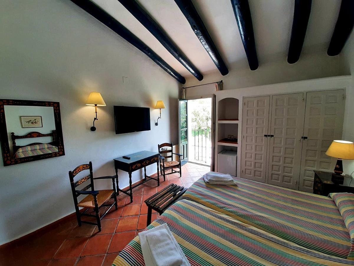 Finca Valbono Apartamentos Rurales Y Hotel Aracena Luaran gambar