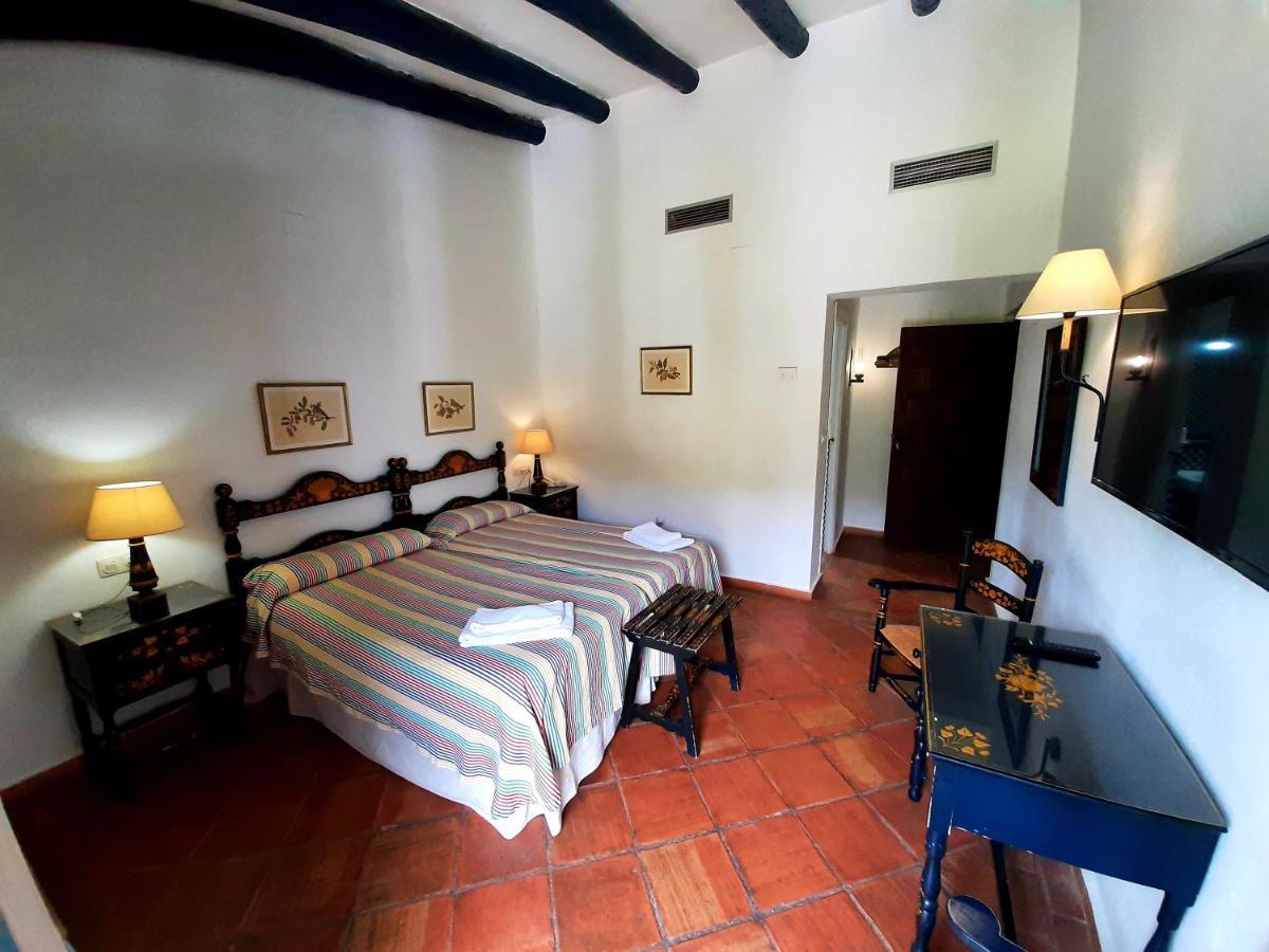 Finca Valbono Apartamentos Rurales Y Hotel Aracena Luaran gambar