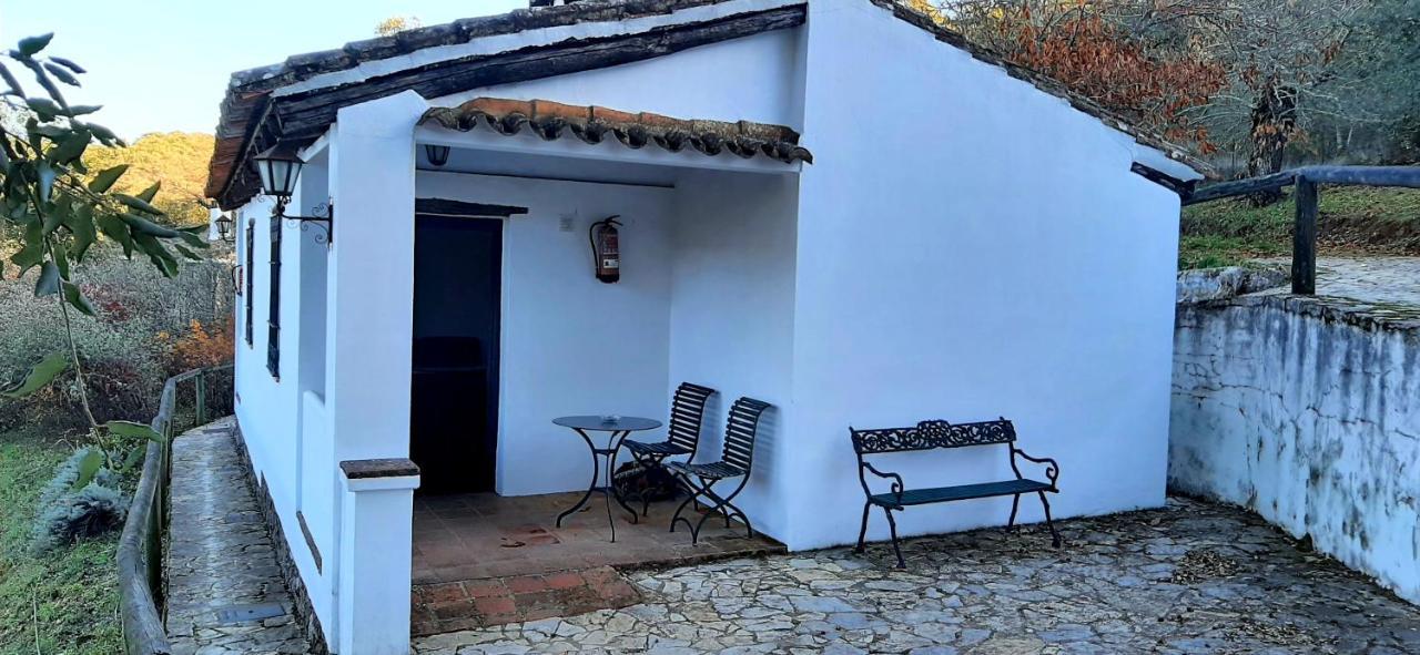 Finca Valbono Apartamentos Rurales Y Hotel Aracena Luaran gambar