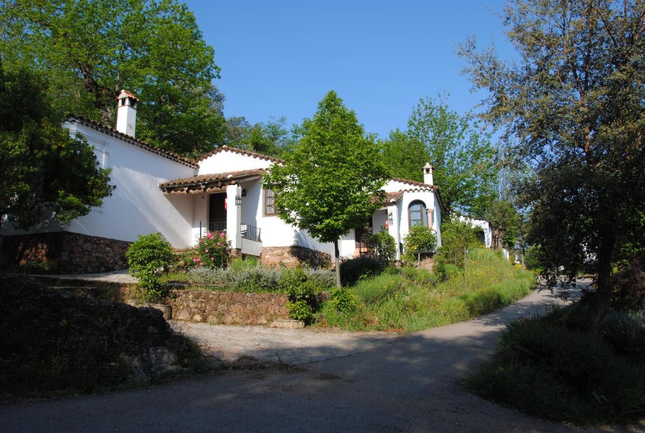 Finca Valbono Apartamentos Rurales Y Hotel Aracena Luaran gambar