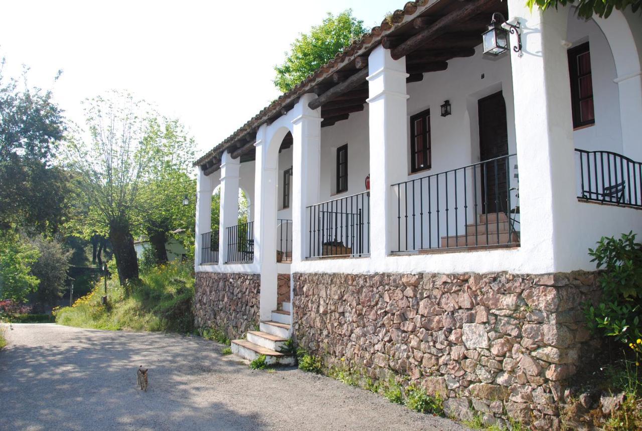 Finca Valbono Apartamentos Rurales Y Hotel Aracena Luaran gambar