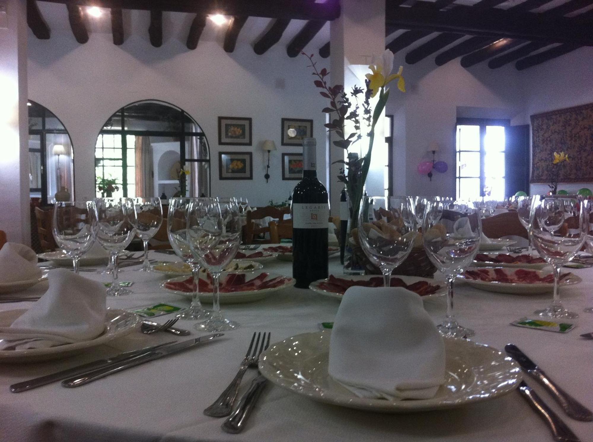 Finca Valbono Apartamentos Rurales Y Hotel Aracena Luaran gambar