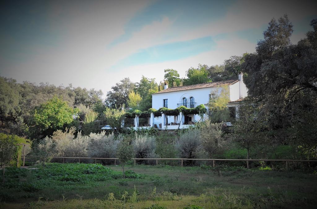 Finca Valbono Apartamentos Rurales Y Hotel Aracena Luaran gambar